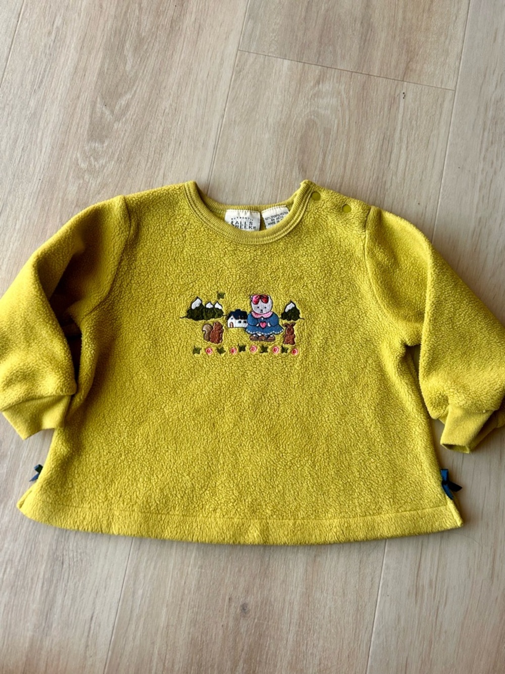 Vintage falls creek Embroidered Fleece Kids Sweatshirt cottage core size 18m